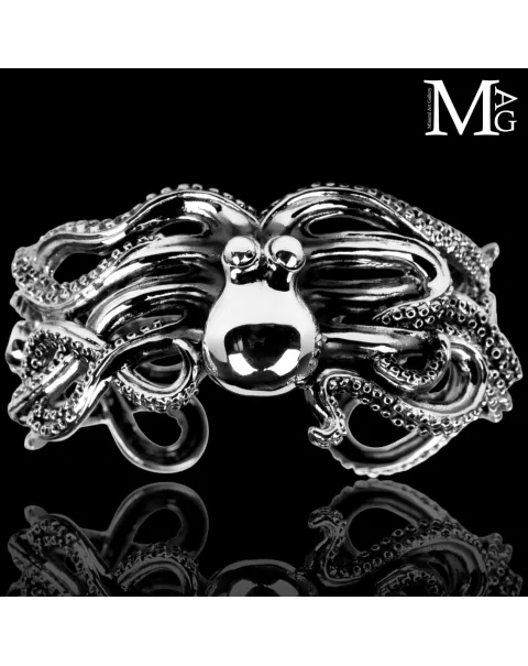 Bracciale in argento 925 a forma di polpo con dettagli realistici.