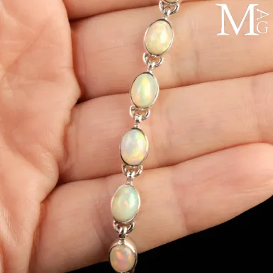 Bracciale in Argento con Gemme di Opale Etiope.