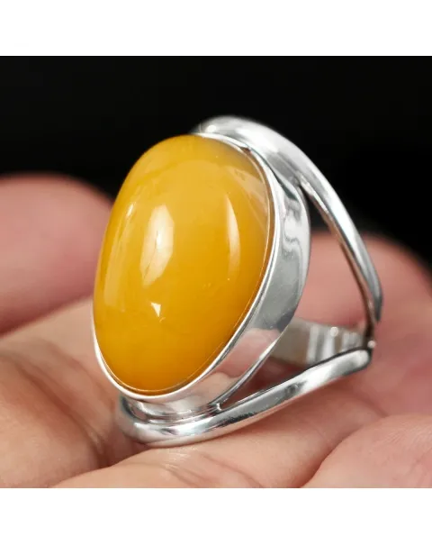 Anello in Ambra