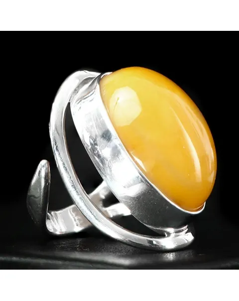 Anello in Ambra