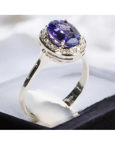 Anello Oro Bianco Tanzanite e Diamanti