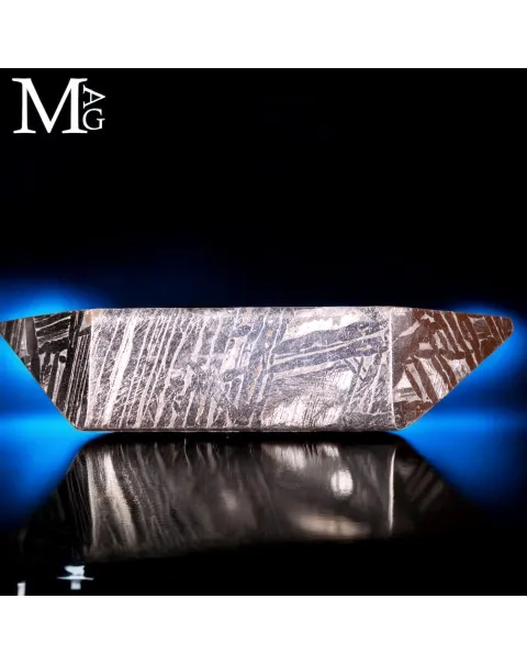 Meteorite Aletai – Frammento con figure di Widmanstätten.