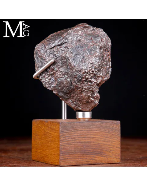 Meteorite Campo del Cielo – Scultura Cosmica su Base d’Autore
