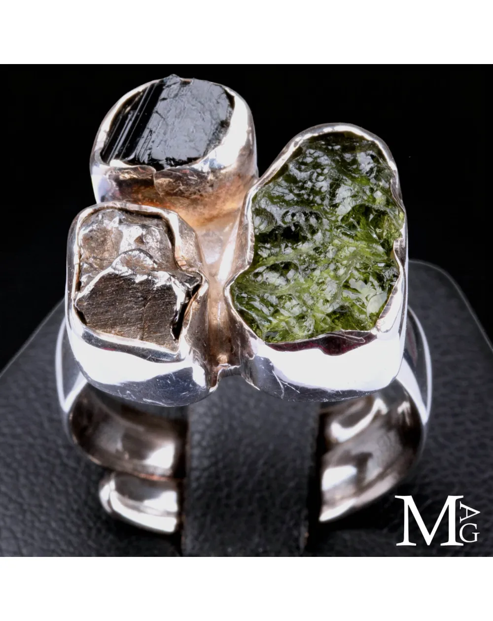 Anello in Argento con Moldavite, Meteorite Campo del Cielo e Tormalina Nera