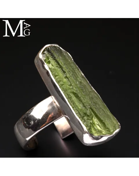 Anello in Argento con Moldavite.