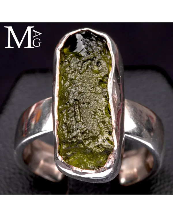 Anello in Argento con Moldavite.