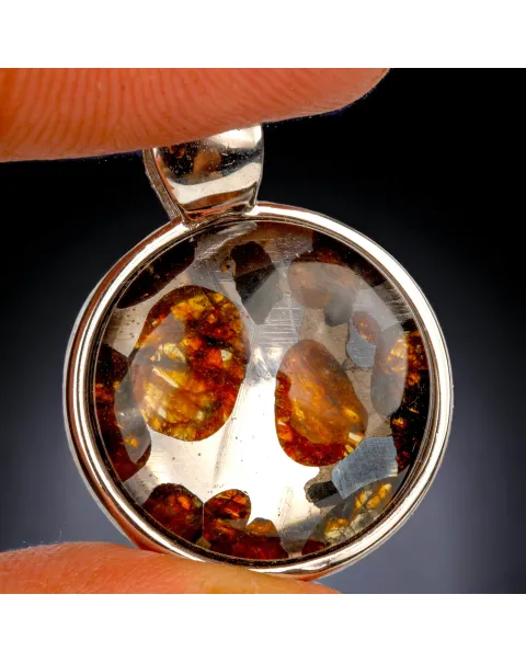 Elegante Ciondolo in Argento con Meteorite Seymchan.