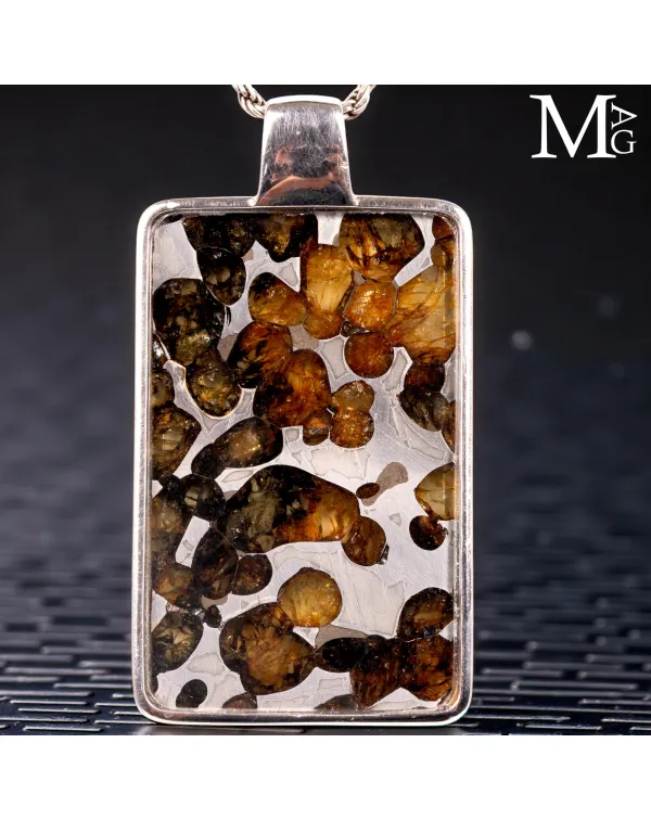 Ciondolo in Argento con Meteorite Pallassite di Fu...
