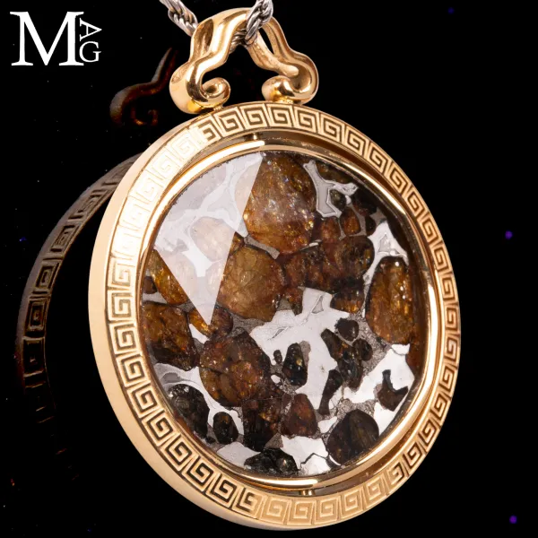 Gioiello in Acciaio con Meteorite Pallassite Sericho.