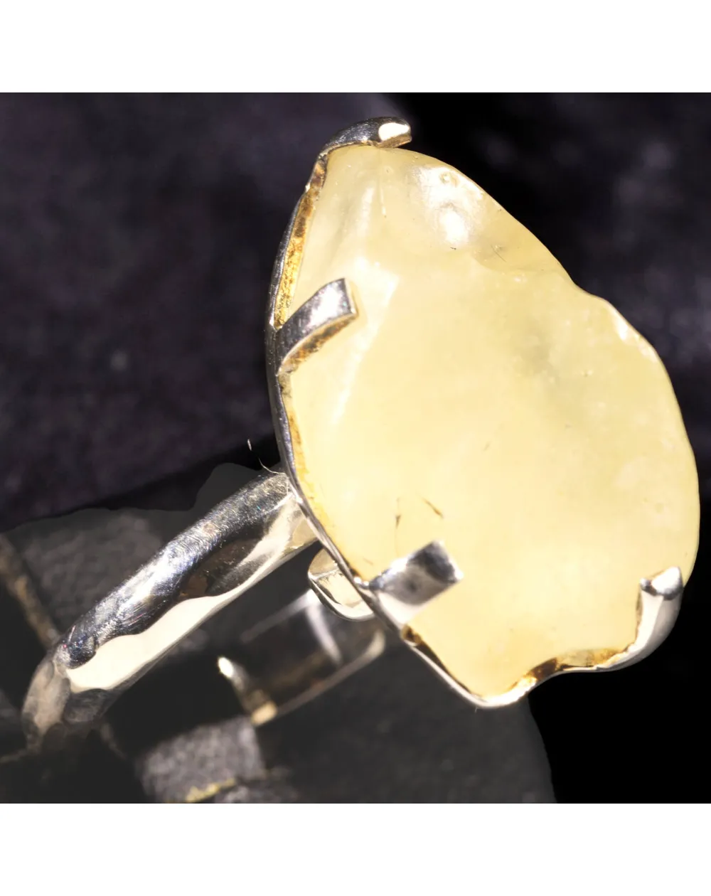 Anello in Argento con Gemma di Vetro Libico.