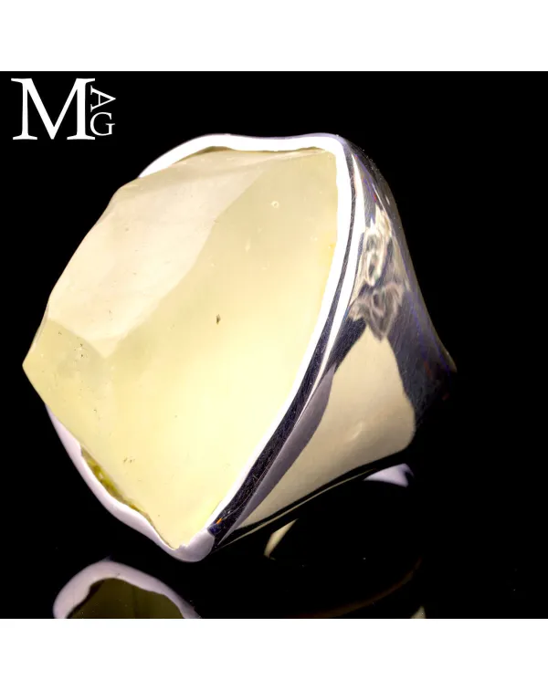 Anello in argento con vetro del deserto libico –...