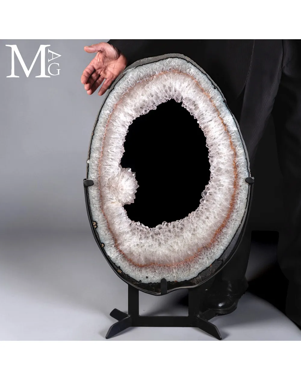 Sezione di Geode con Cristalli di Quarzo e Ametista – Brasile