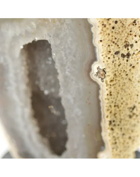 Geode Agata