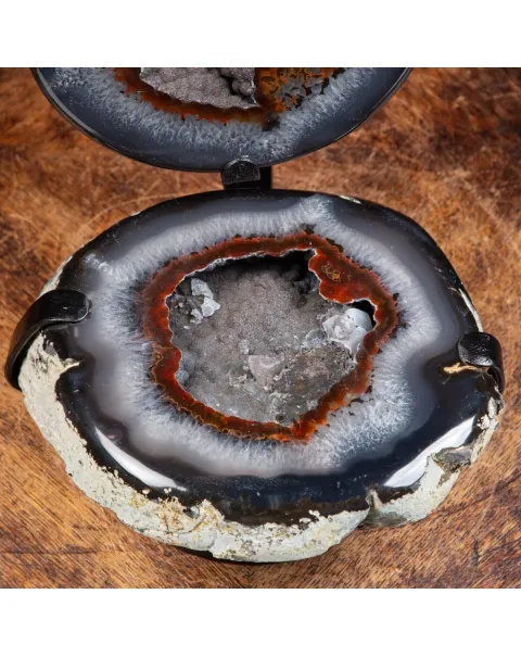 Geode Agata Sezionata su base
