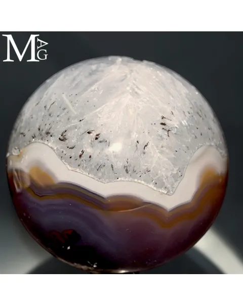 Sfera in Agata con Quarzo Cristallino.