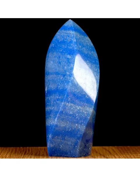 Scultura Fiamma in Quarzo Blu.