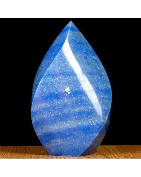 Scultura Fiamma in Quarzo Blu.