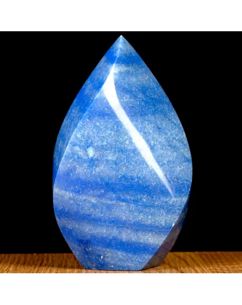 Scultura Fiamma in Quarzo Blu.