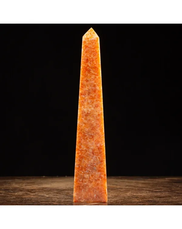 Obelisco in Calcite