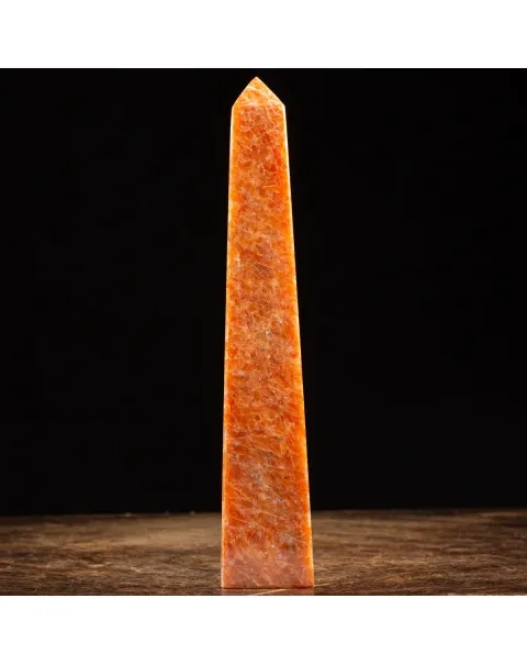 Obelisco in Calcite