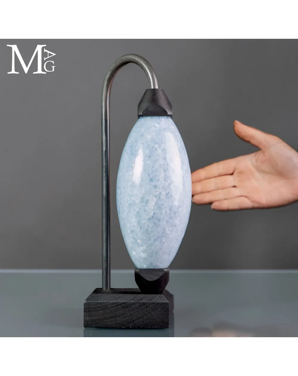 Shiva Lingam in Calcite Blue – Elemento di Design