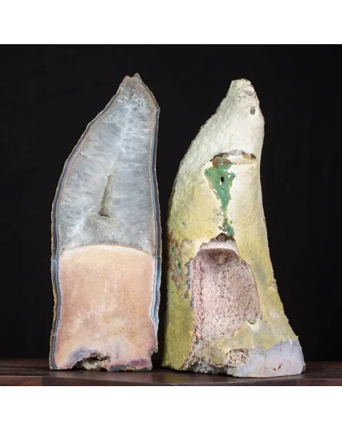 Particolarissimo Geode di Quarzo Ametista: Una Meraviglia Geologica a Doppia Formazione.