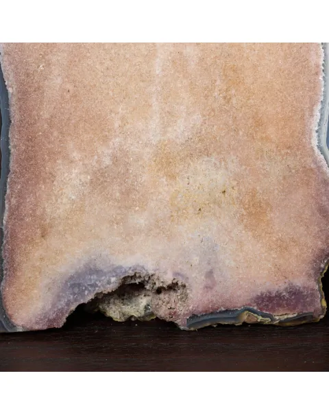 Particolarissimo Geode di Quarzo Ametista: Una Meraviglia Geologica a Doppia Formazione.