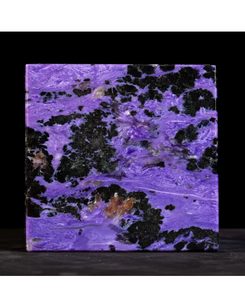 Straordinario Cubo in Charoite