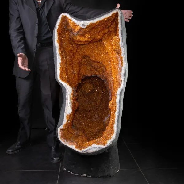 Un Magnifico Geode di Quarzo Citrino dal Brasile - Un Capolavoro Unico