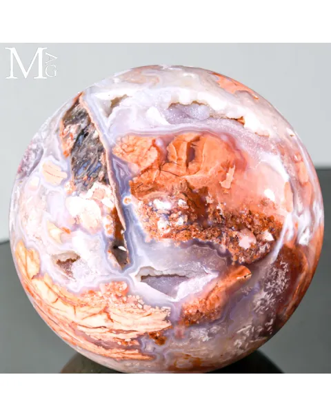 Sfera in Sakura Agata con cavità drusiformi – Madagascar