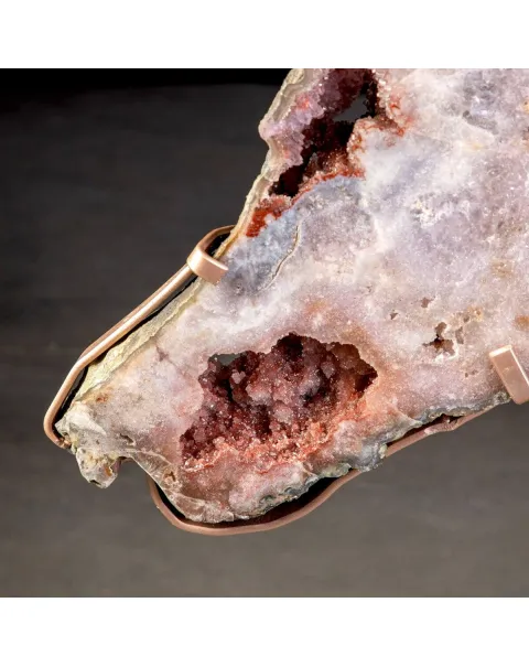 Farfalla in Ametista Rosa – Scultura su Base in Metallo Satinato