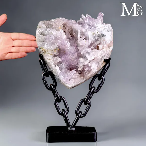 Cuore in Ametista Pink Flower su Struttura di Design