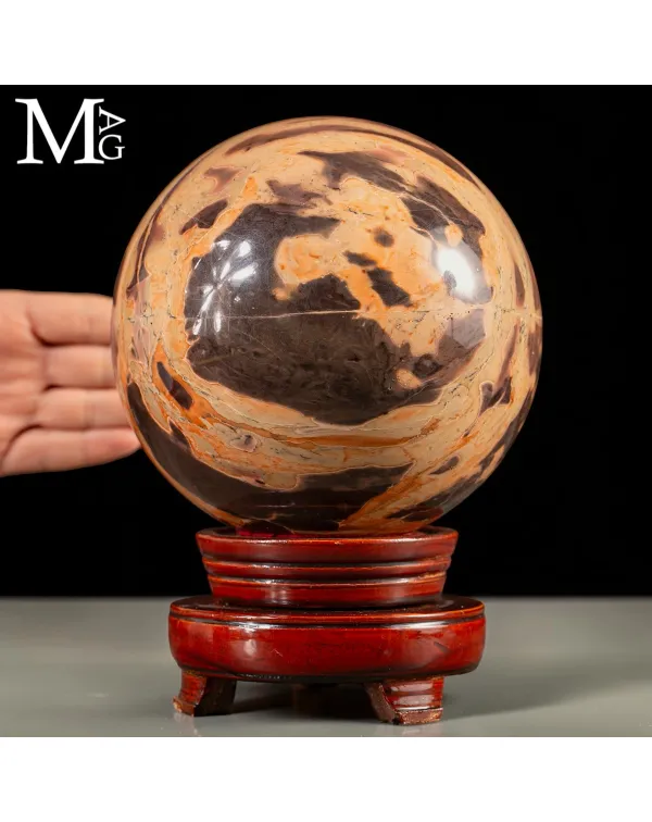 Sfera in Diaspro del Madagascar su Base in Legno