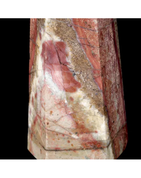 Obelisco in Diaspro Rosso Policromo – Madagascar.