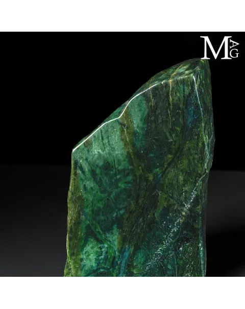 Grande Monolite di Giada Nefrite Naturale – Himalayana.