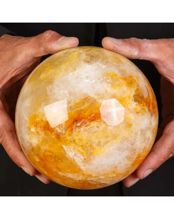 Sfera di Quarzo Guaritore Dorato Ematoide.