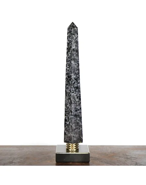 Obelisco in Indigo Gabbro