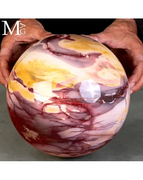 Grande Sfera in Mookaite Australiana Naturale – Diaspro Multicolore.