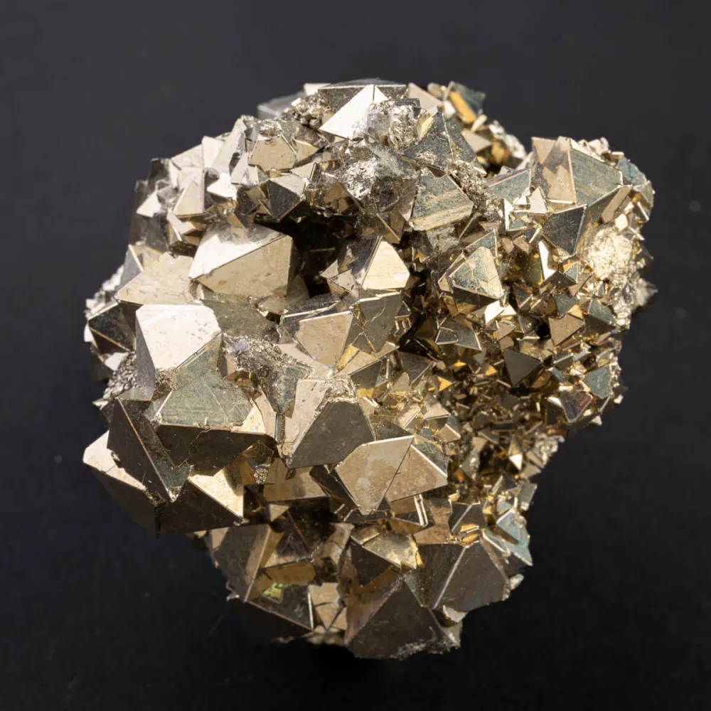 Pirite Piramidale di Huanzala: Geometria Unica.