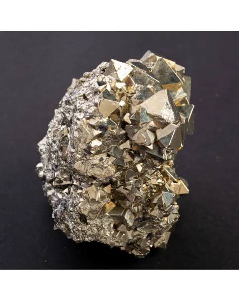 Pirite Piramidale di Huanzala: Geometria Unica.