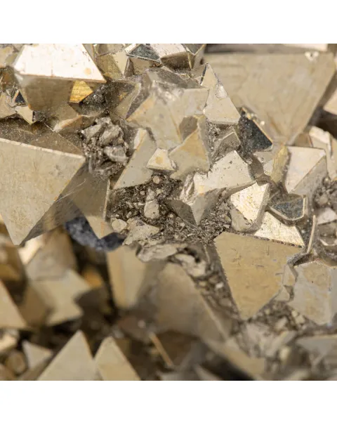 Pirite Piramidale di Huanzala: Geometria Unica.