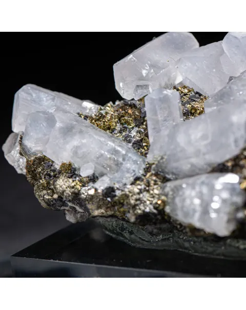 Calcite esagonale su pirite – Rara formazione