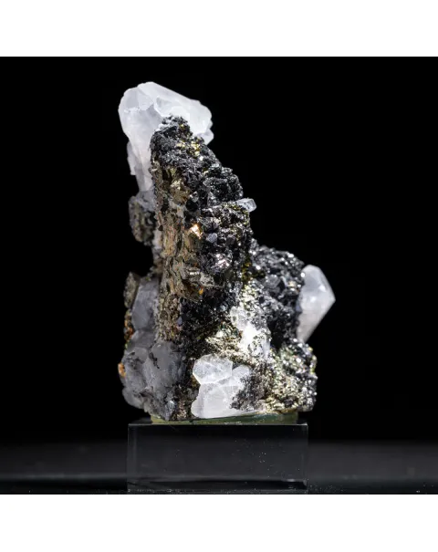 Cristalli esagonali di Calcite su Pirite e Sfalerite