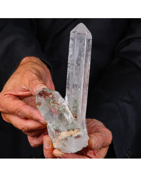 Cristallo di Quarzo Himalayano con  Clorite e Ossidi Naturali