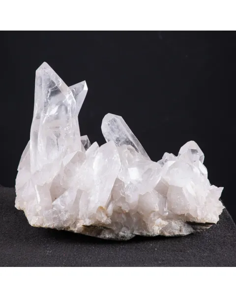 Il Mistero Antico dei Cristalli di Quarzo: Un Tesoro Naturale da Collezione.