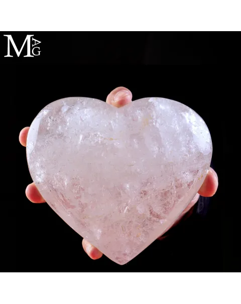 Cuore in Cristallo di Rocca Naturale – Quarzo Trasparente Intagliato.