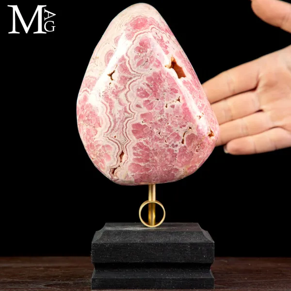 Rodocrosite – Argentina, campione su base in ottone e legno.