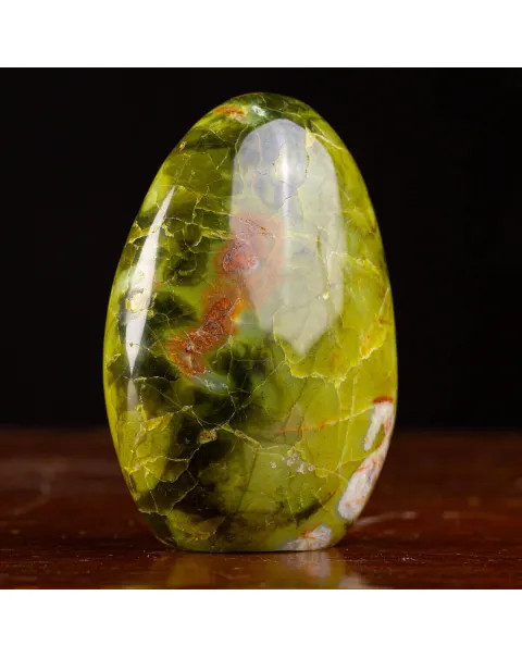 Serpentina: La Pietra dell'Equilibrio e dell'Apertura Spirituale.
