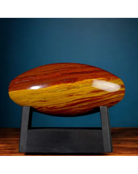 Shiva Lingam in Diaspro Rosso – Simbolo Sacro di Energia e Equilibrio.