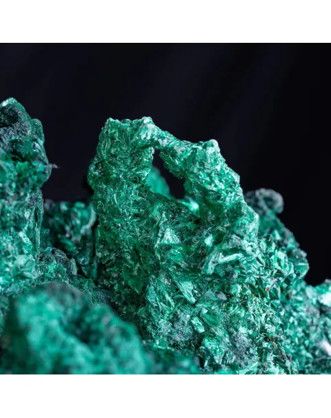 Malachite Fibrosa: Campione Naturale di Incredibile Bellezza e Forma , Straordinariamente Rara.